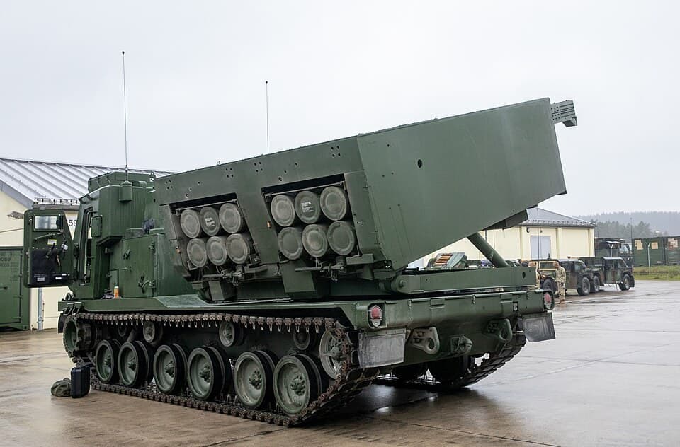M270 MLRS — external reference view