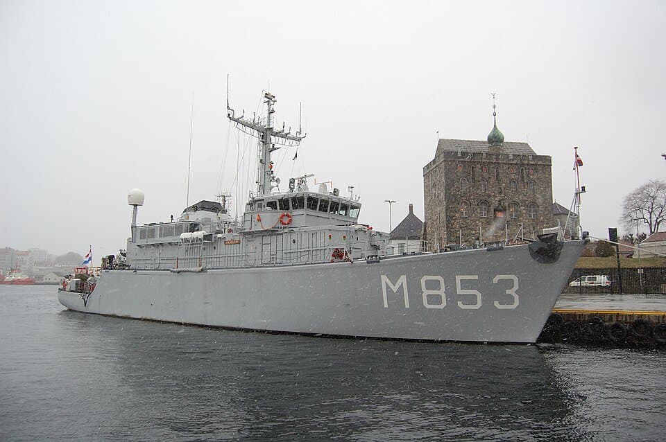 Alkmaar-class minehunter — licensed reference photograph