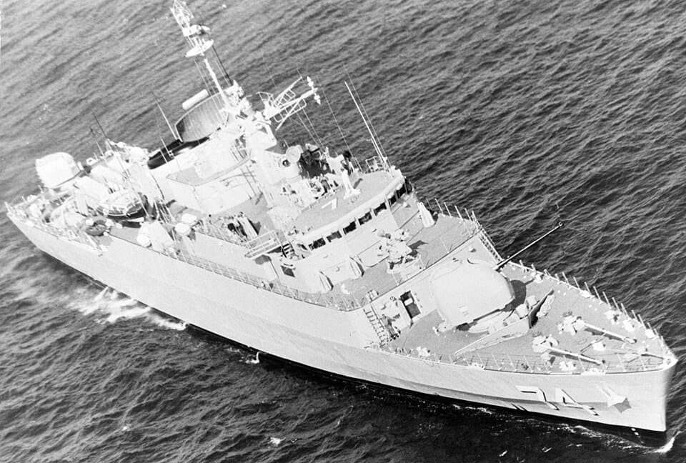Alvand-class frigate — licensed reference photograph