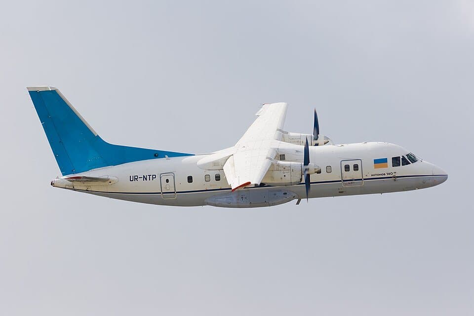 Antonov An-140 — licensed reference photograph