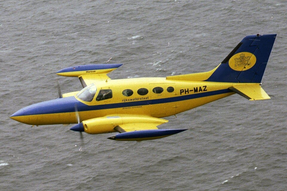Cessna 402 — licensed reference photograph