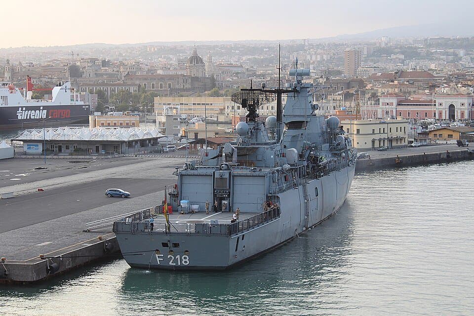 German frigate Mecklenburg-Vorpommern — licensed reference photograph