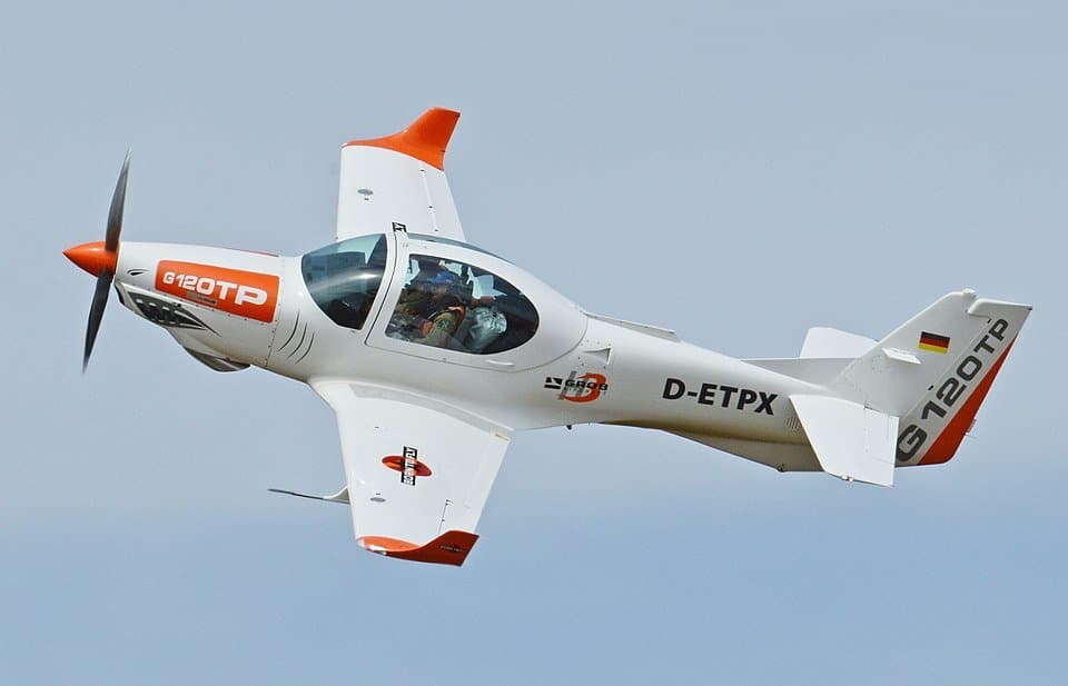 Grob G 120TP — licensed reference photograph