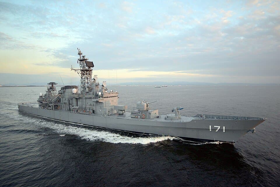 Hatakaze-class destroyer — licensed reference photograph