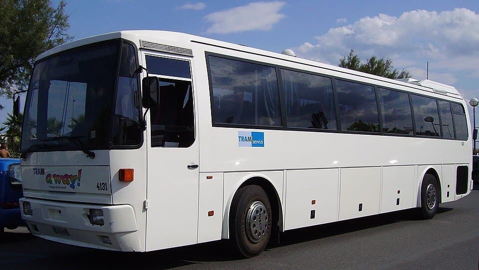 Iveco 370 — licensed reference photograph