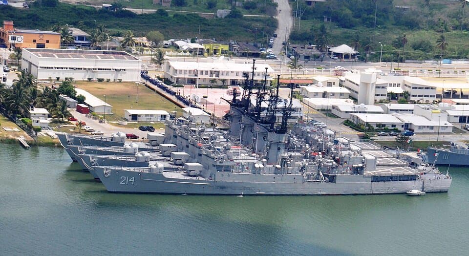 Knox-class frigate — licensed reference photograph