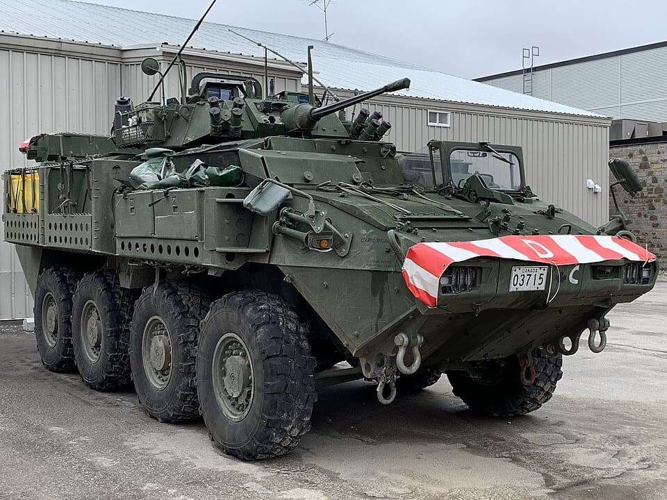LAV 6 — licensed reference photograph