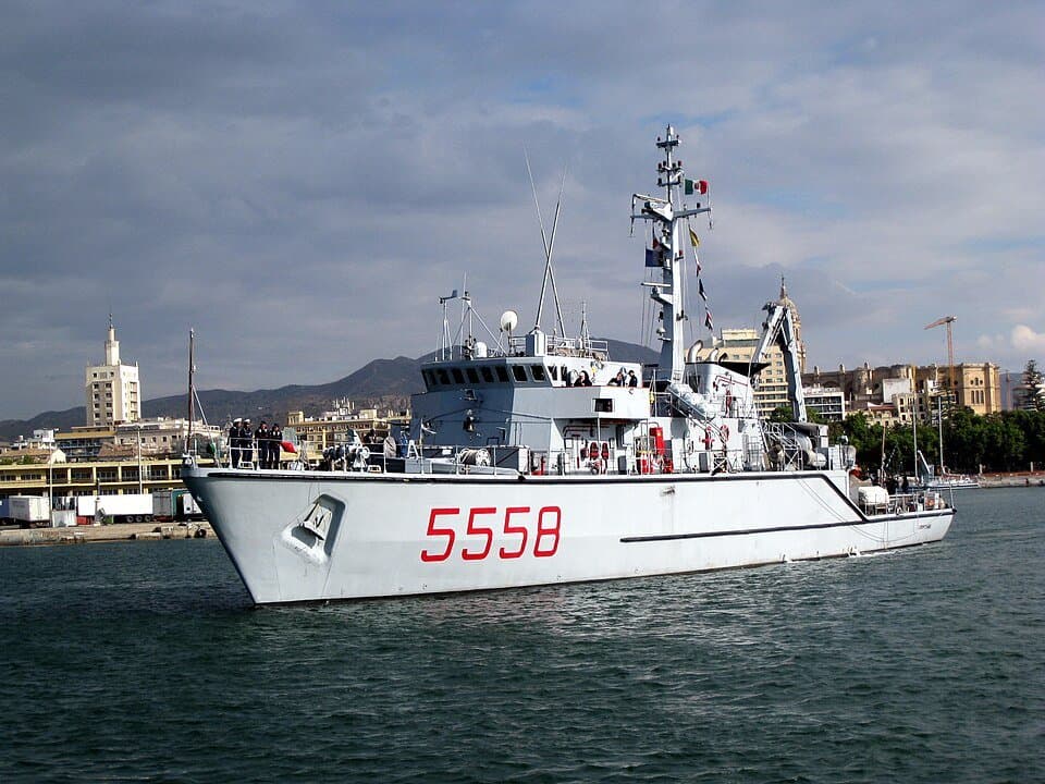 Lerici-class minehunter — licensed reference photograph