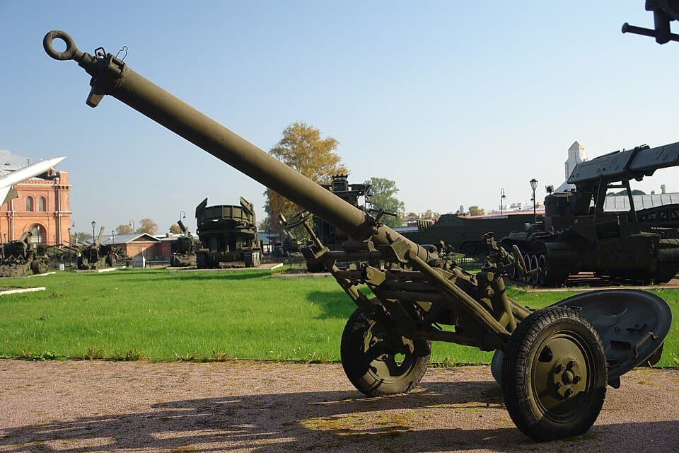 M-160 mortar — licensed reference photograph