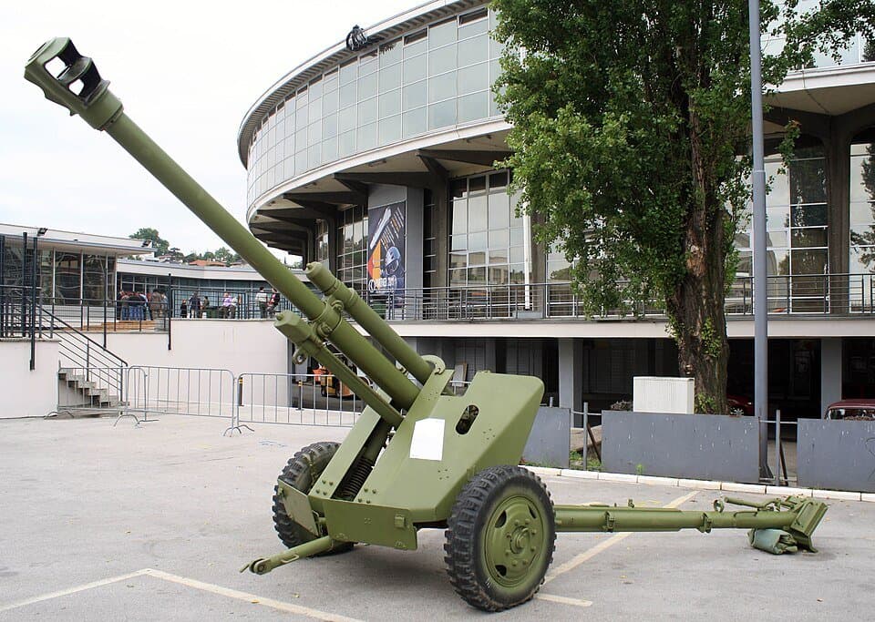 M-56 Howitzer — licensed reference photograph