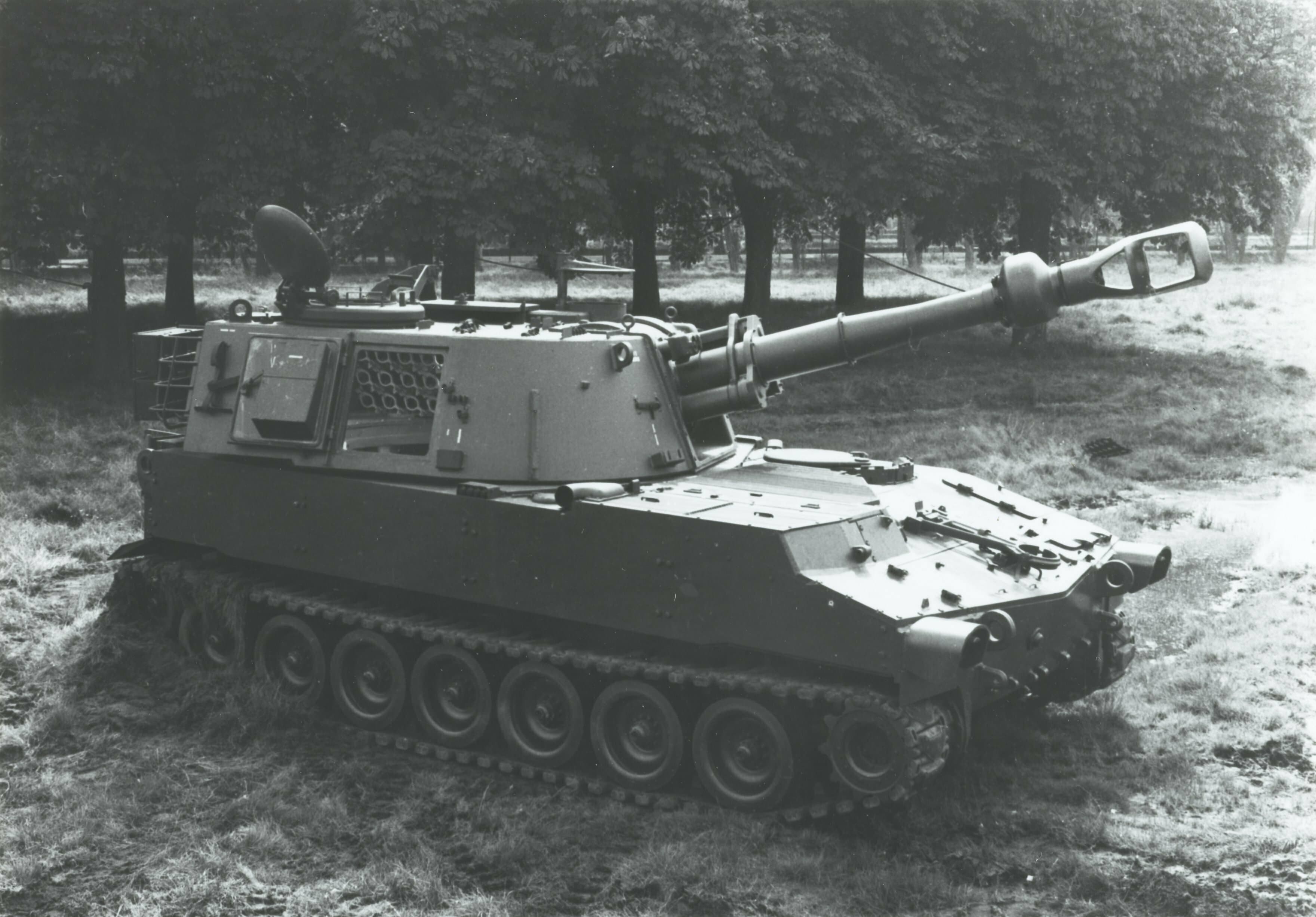 M109 howitzer — licensed exterior reference photograph