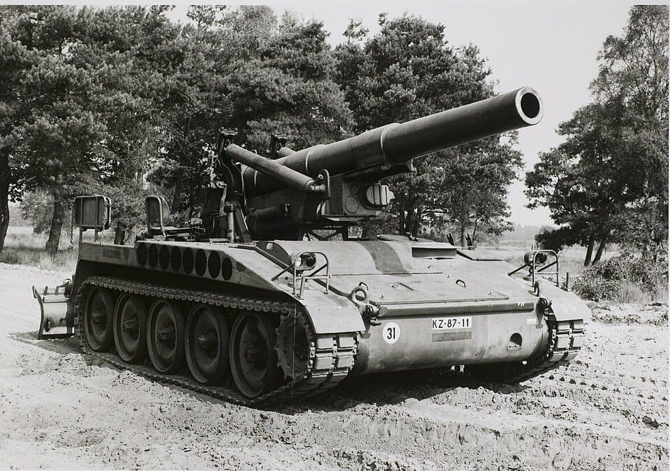 M110 howitzer — licensed reference photograph