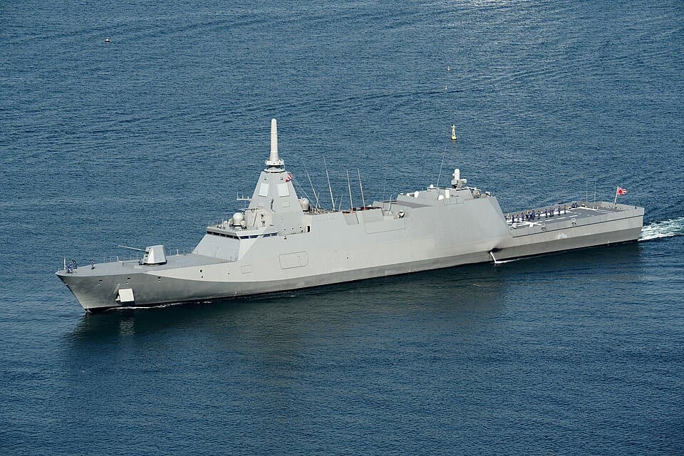 Mogami-class frigate — licensed reference photograph