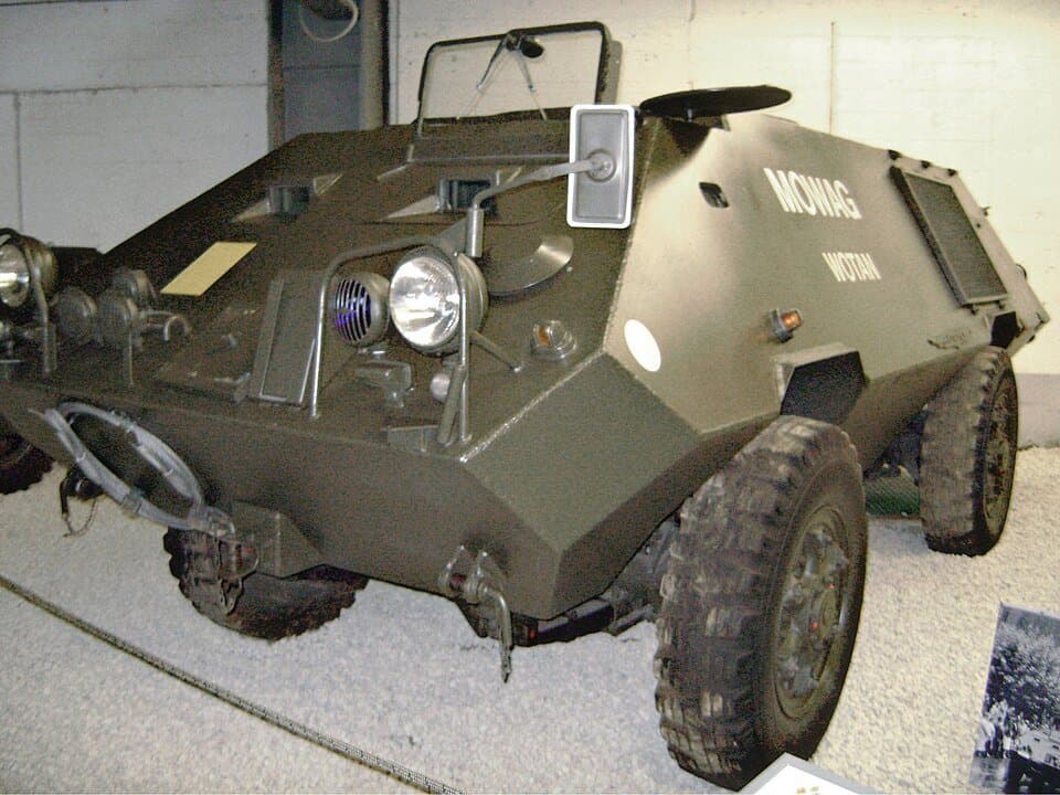 Mowag MR 8 — licensed reference photograph