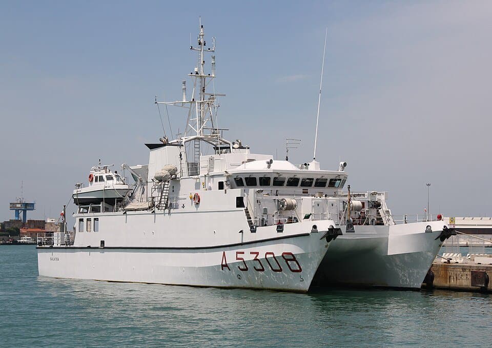 Ninfe-class research vessel — licensed reference photograph