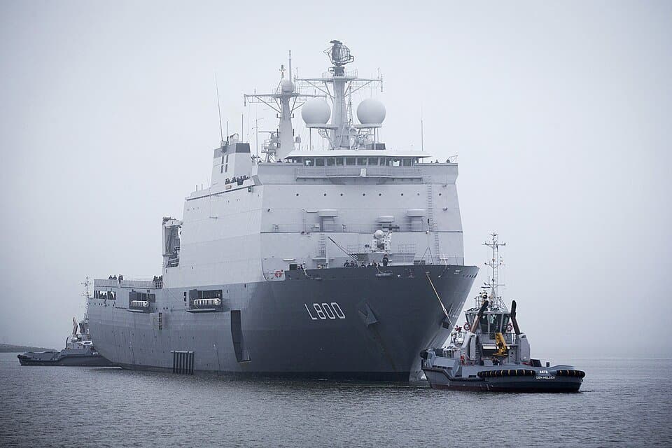 Noordzee-class tugboat — licensed reference photograph