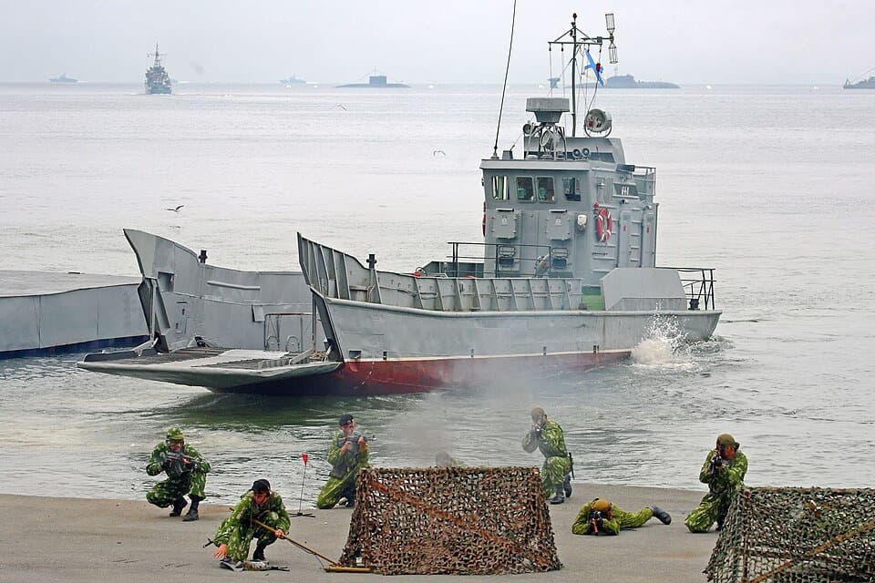Ondatra-class landing craft — licensed reference photograph