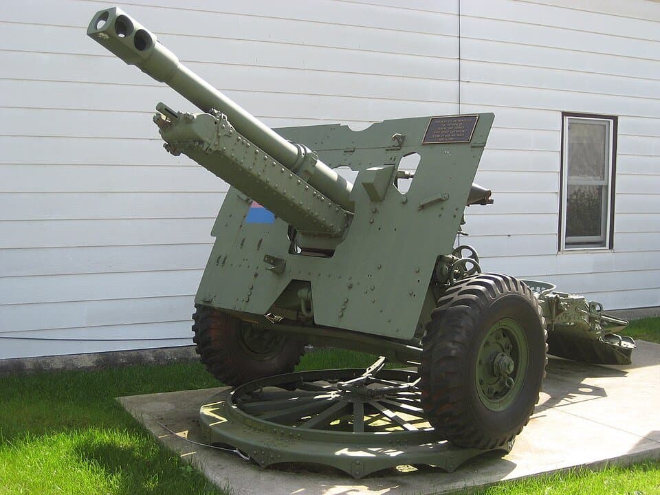 Ordnance QF 25-pounder — licensed reference photograph