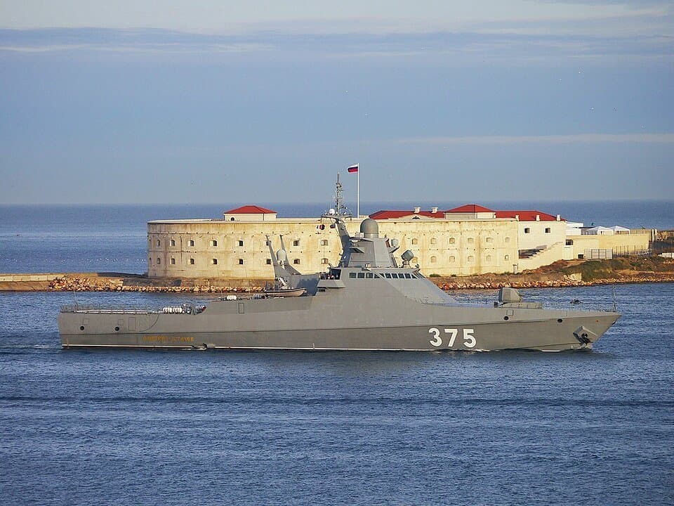 Project 22160 patrol ship — licensed reference photograph