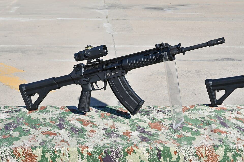 QBZ-191 — licensed reference photograph