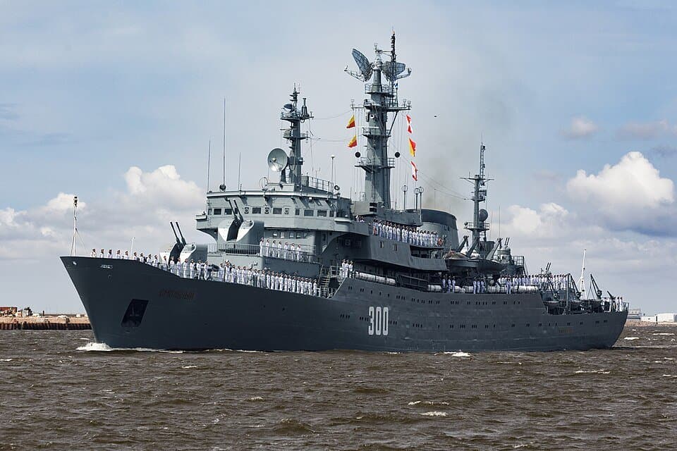 Smolnyy-class training ship — licensed reference photograph