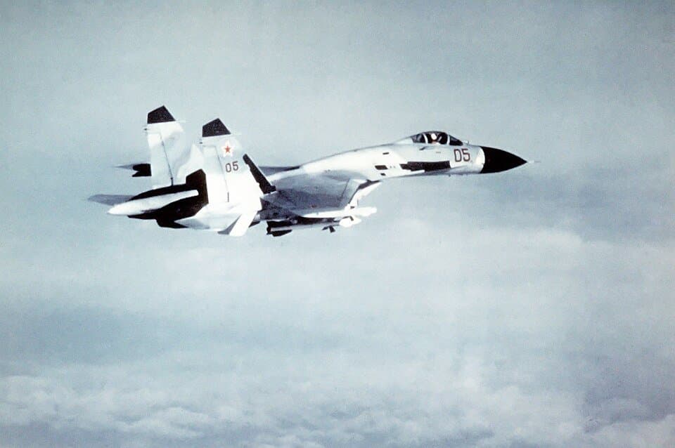 Sukhoi Su-27 — licensed reference photograph