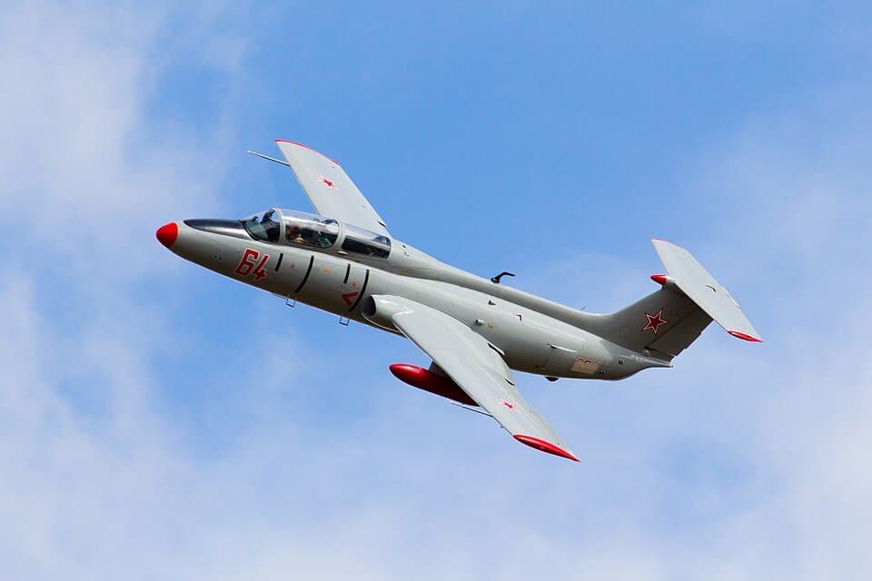 Aero L-29 Delfín — licensed reference photograph