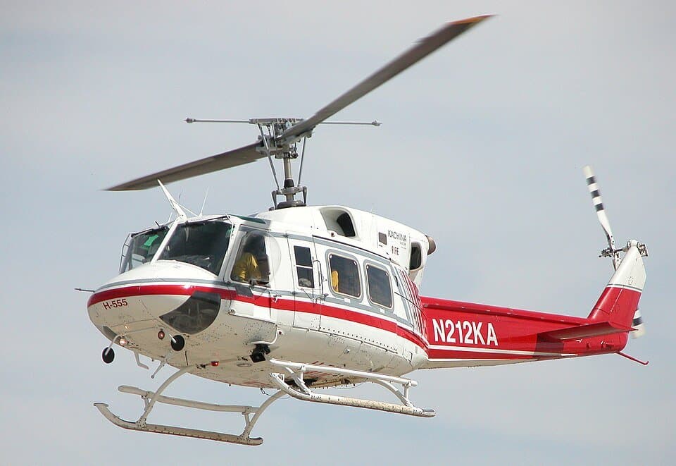 Bell 212 — licensed reference photograph
