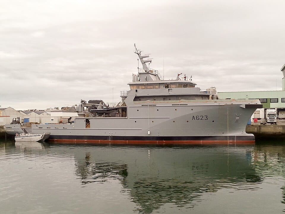 D'Entrecasteaux-class patrol ship — licensed reference photograph