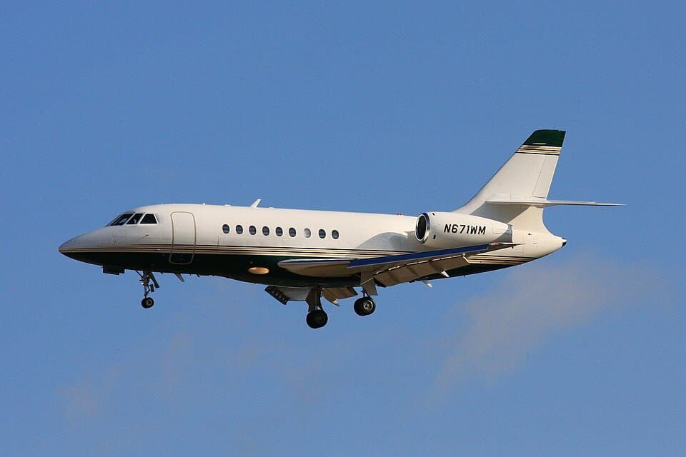 Dassault Falcon 2000 — licensed reference photograph