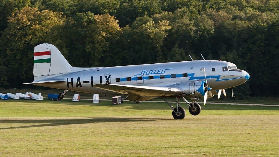 Lisunov Li-2 — licensed reference photograph