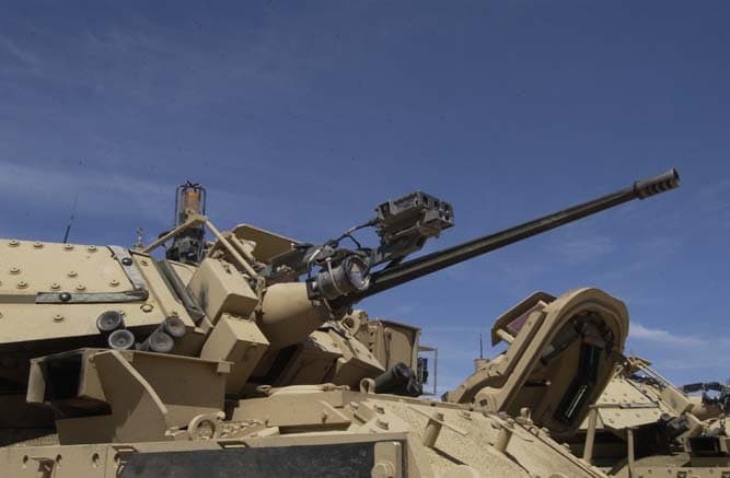 M242 Bushmaster — licensed reference photograph