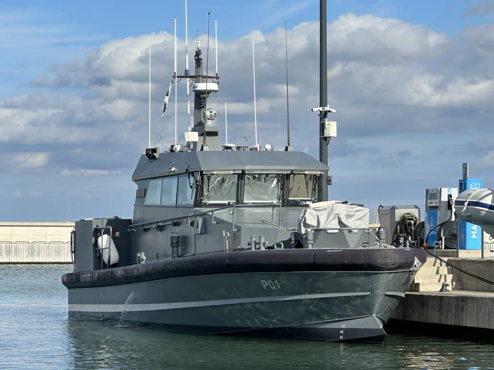NAVY 18 WP-class patrol boat — licensed reference photograph