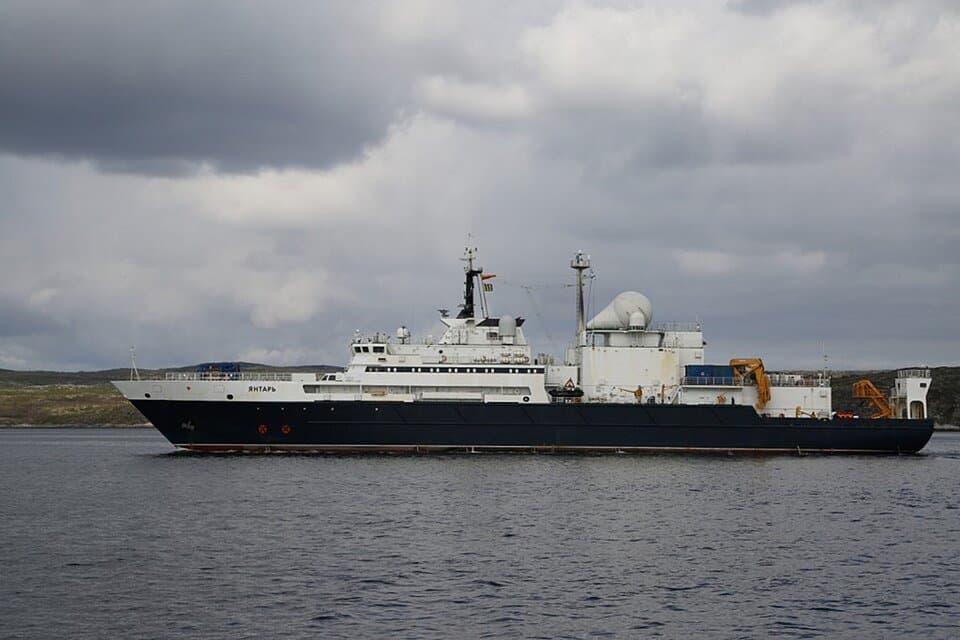Project 22010 research vessel — licensed reference photograph