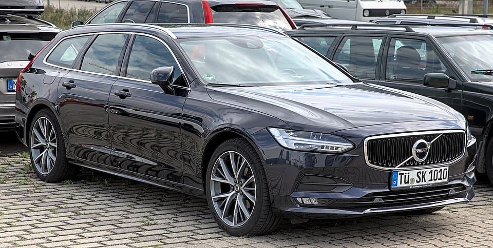 Volvo V90 — licensed reference photograph