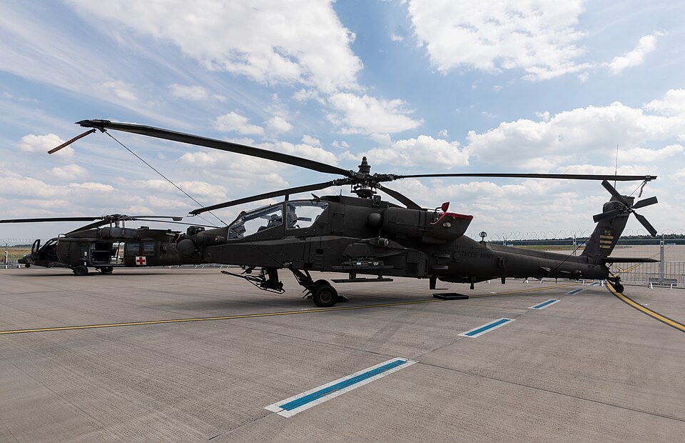 AH-64 Apache — Apache programme reference photograph; the photographed production standard is not independently established as AH-64E.