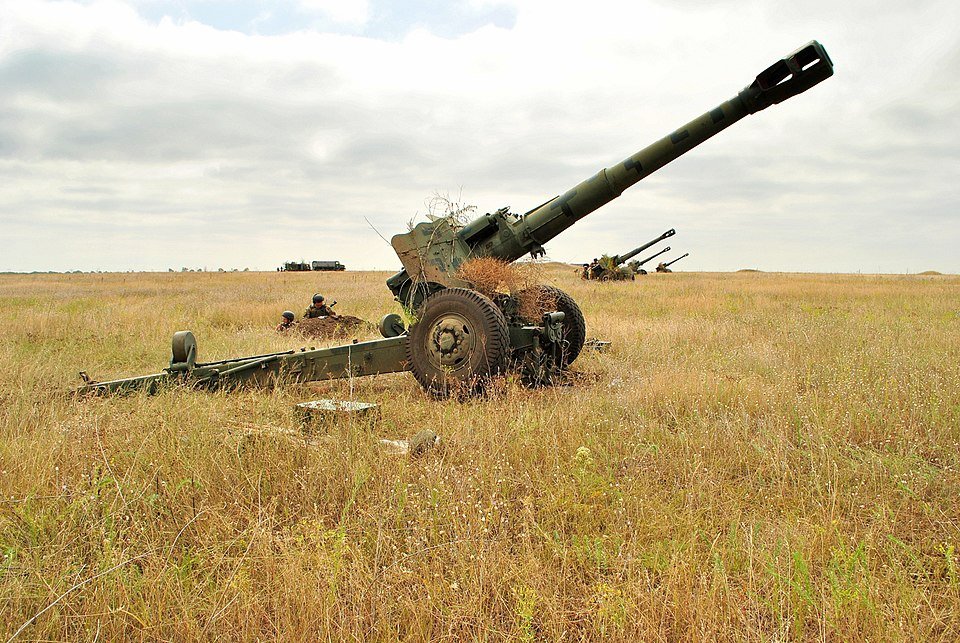 152 mm gun-howitzer D-20 — licensed reference photograph