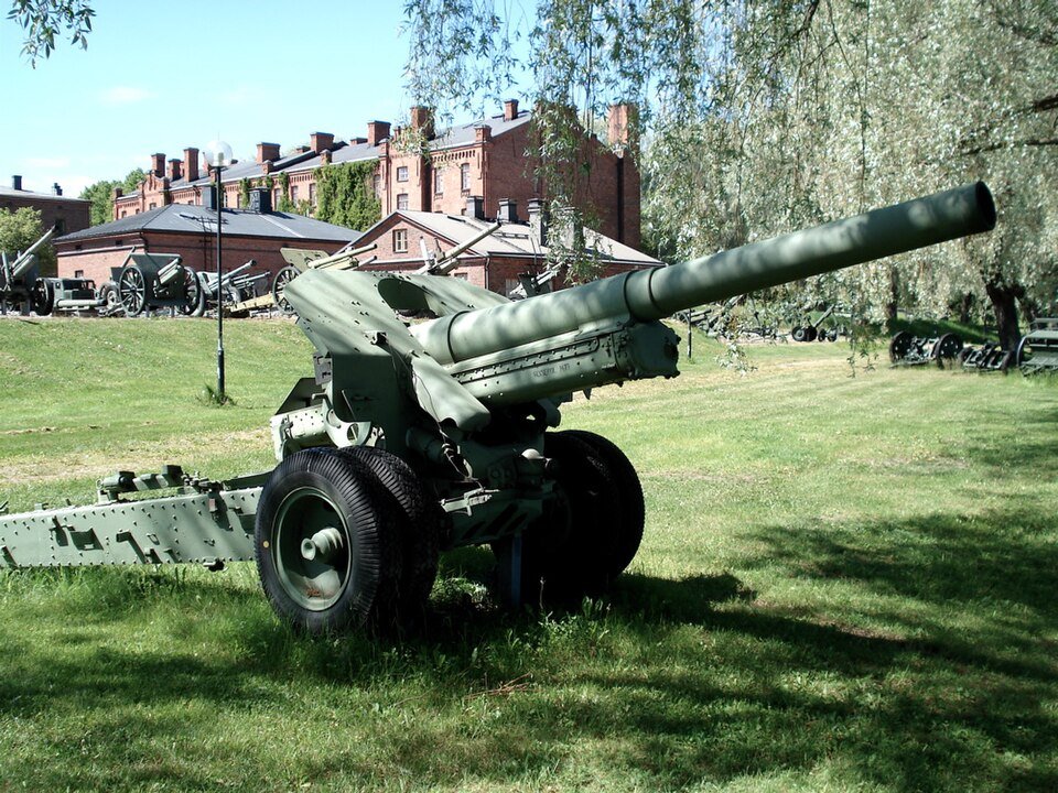 152 mm howitzer M1938 (M-10) — licensed reference photograph
