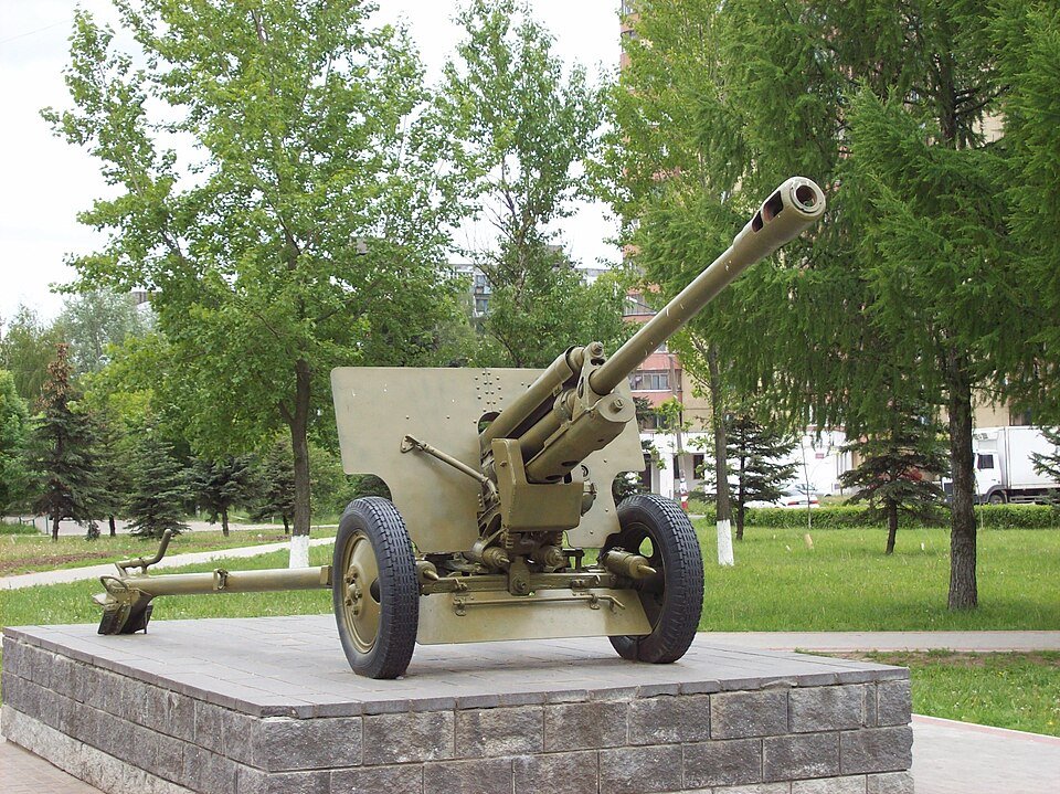 76 mm divisional gun M1942 (ZiS-3) — licensed reference photograph