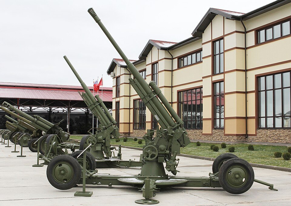85 mm air defense gun M1939 (52-K) — licensed reference photograph