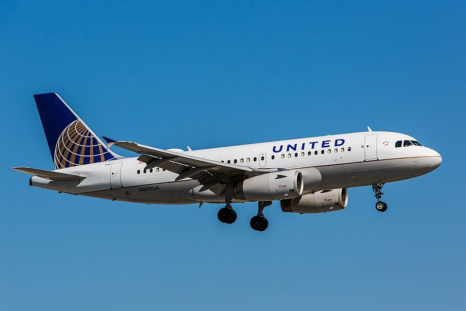 Airbus A319 — licensed reference photograph