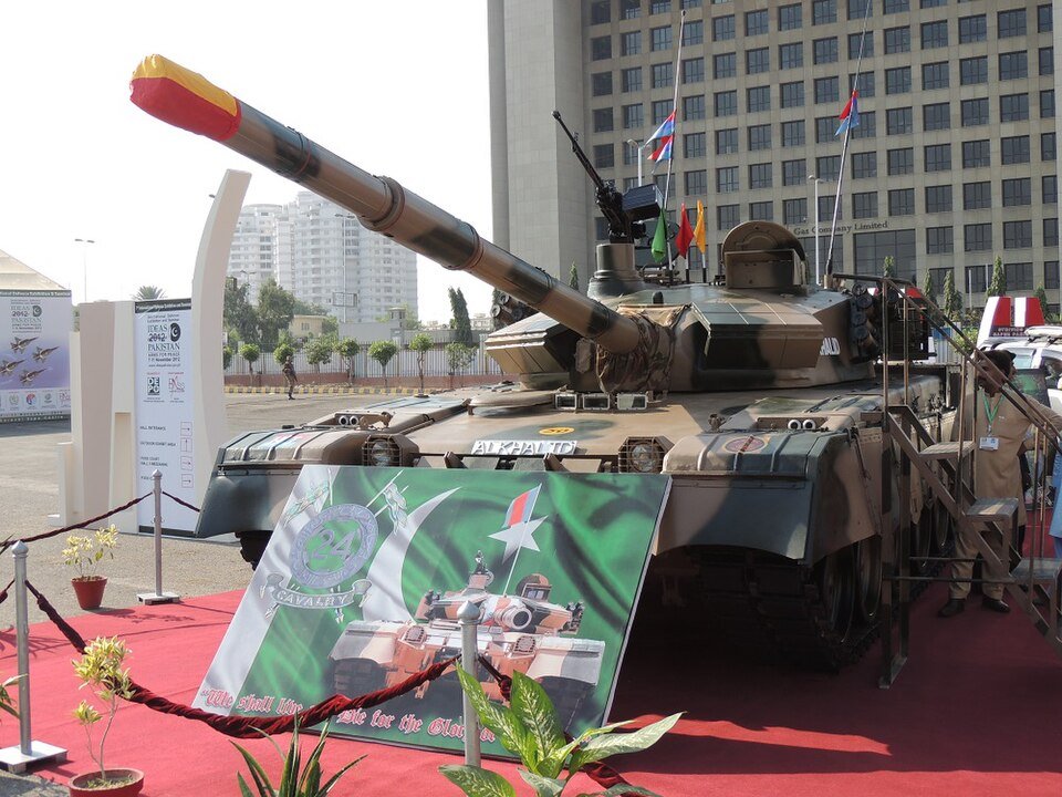Al-Khalid tank — licensed reference photograph