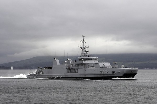 Alta-class minesweeper — licensed reference photograph