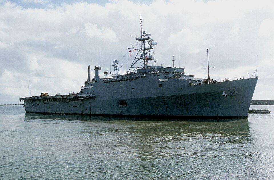 Austin-class amphibious transport dock — licensed reference photograph