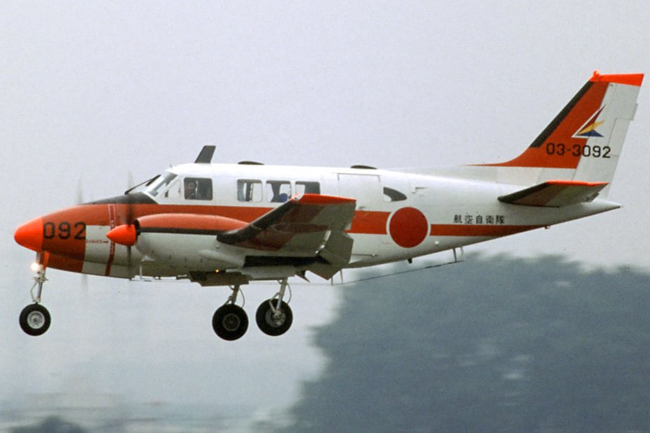 Beechcraft Queen Air — licensed reference photograph