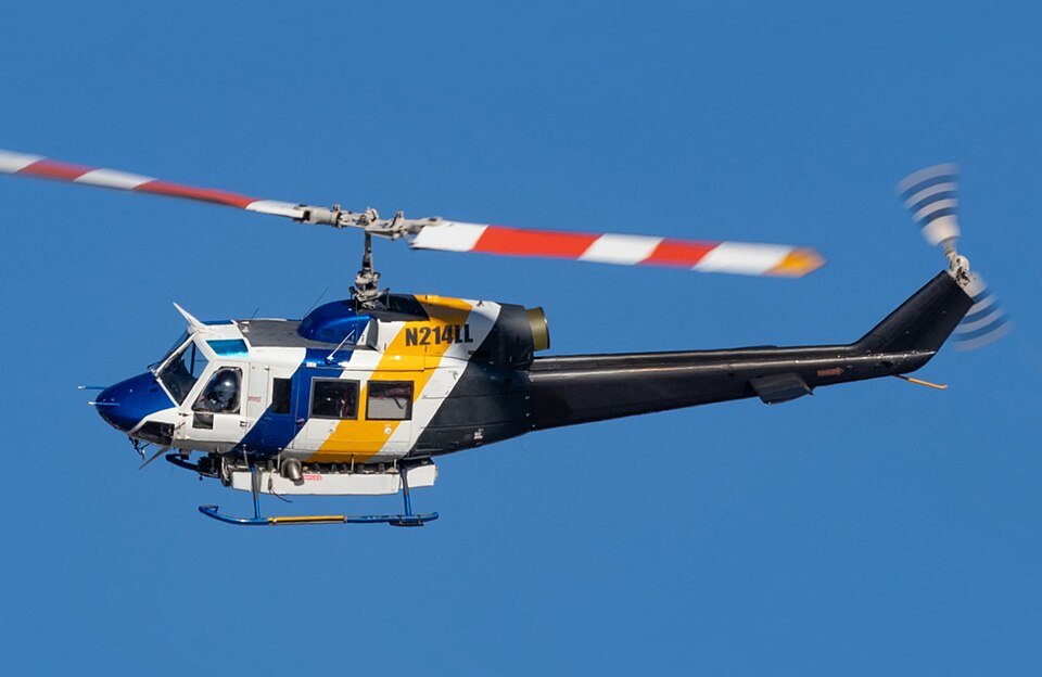 Bell 214 — licensed reference photograph