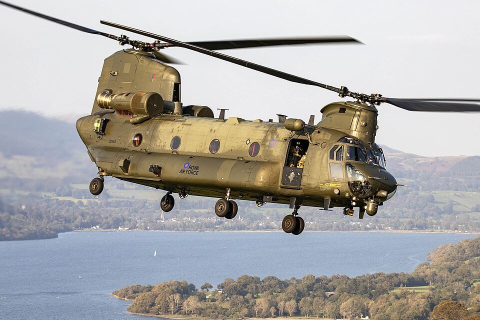 Boeing Chinook (UK variants) — licensed reference photograph