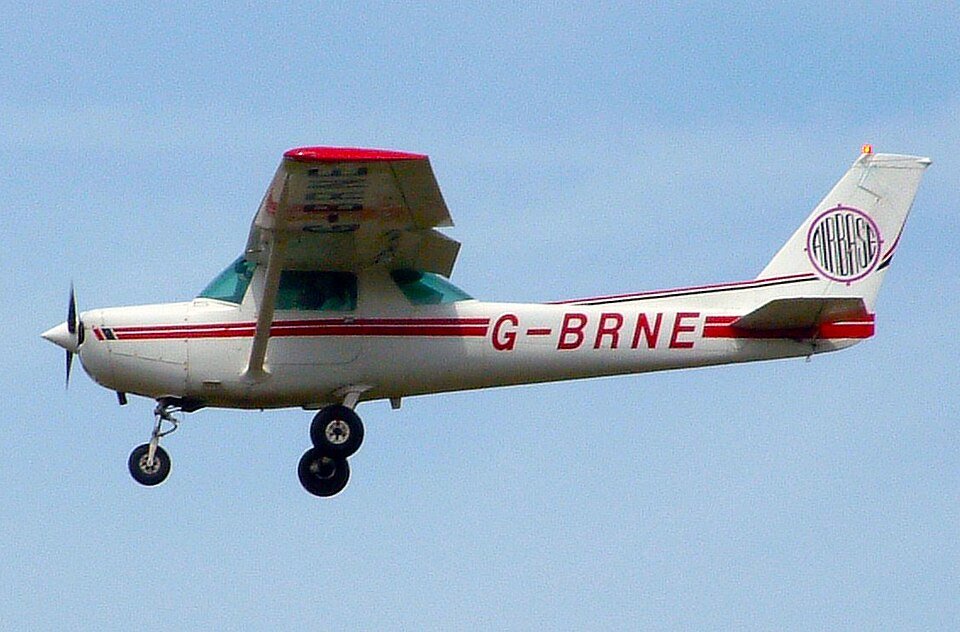 Cessna 152 — licensed reference photograph