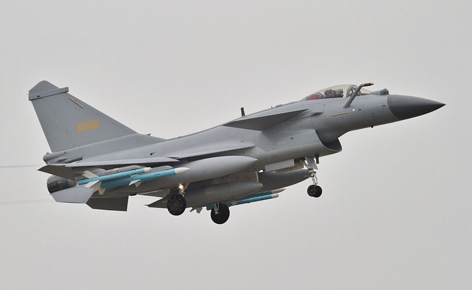 Chengdu J-10 — licensed reference photograph