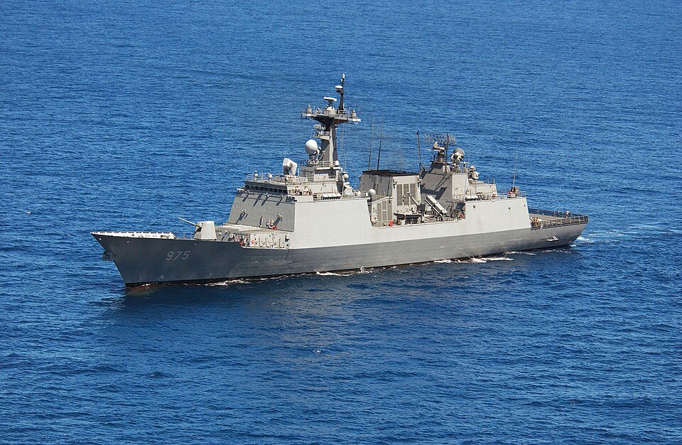 Chungmugong Yi Sun-sin-class destroyer — licensed reference photograph